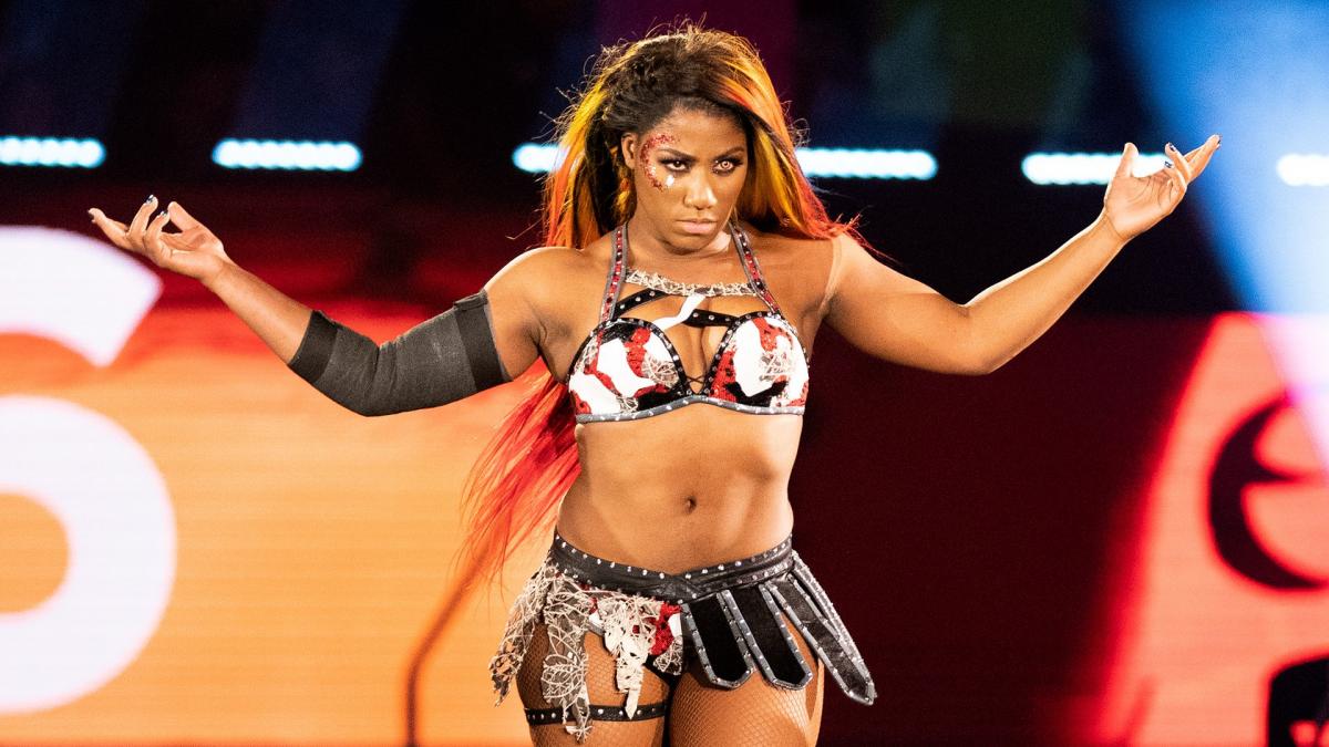 Ember_Moon-bio--77d88563646fe23679493813f1766f97