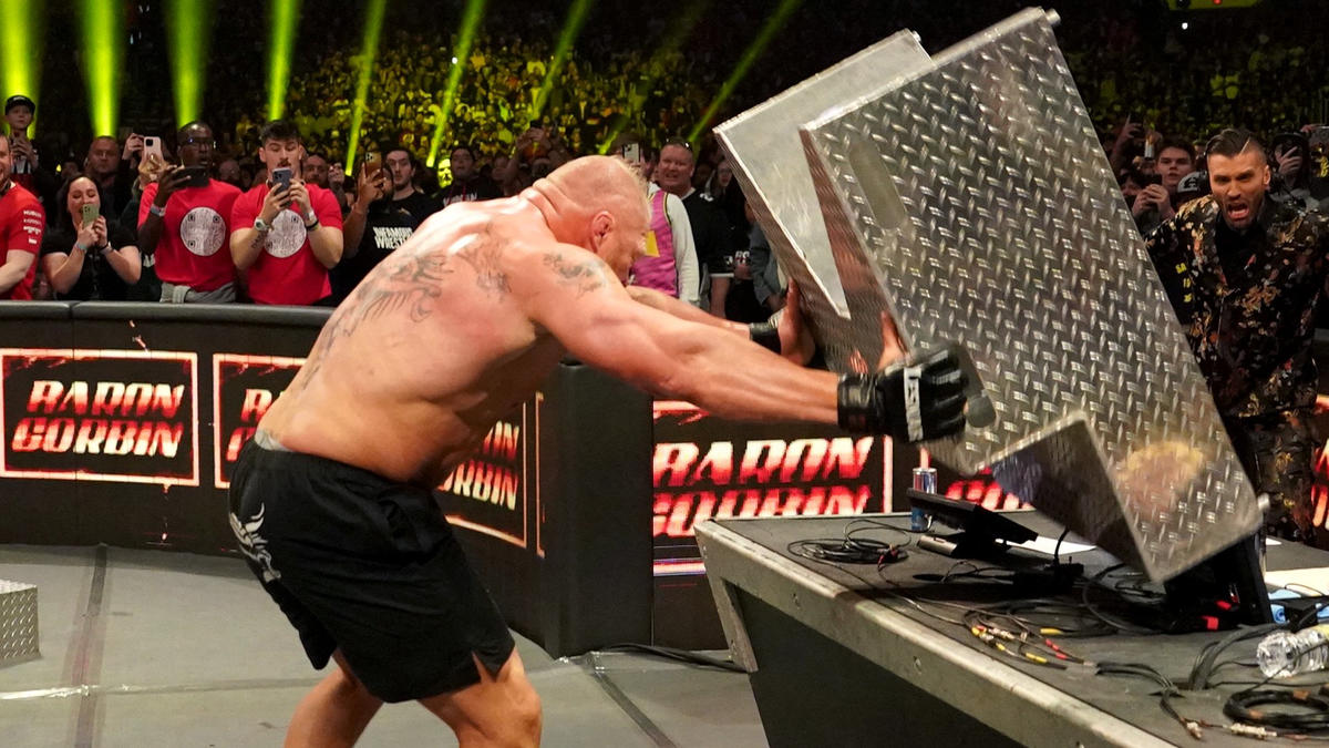 20230125_RoyalRumble_show_brock--9a86f9a4d4aef2b3d99227744f8c9670