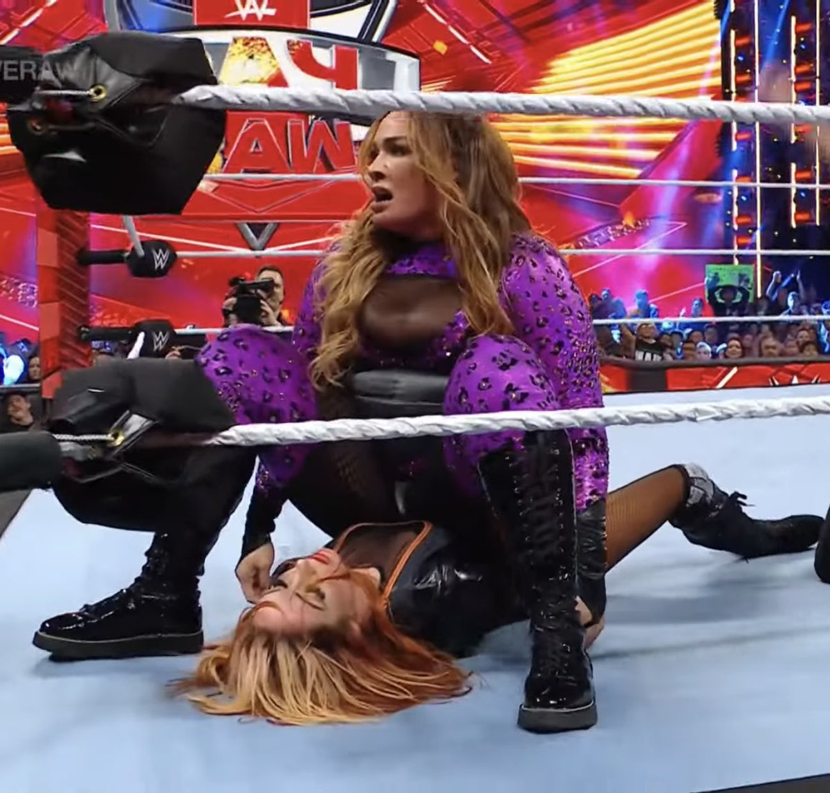 Nia Jax Becky Lynch