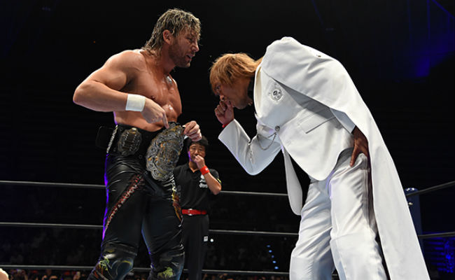 naito-eyes-kenny-omega-belt