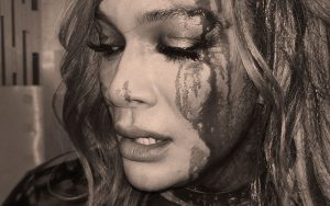 nia-jax-shows-off-bloody-aftermath-of-smackdown-chair-shot-20