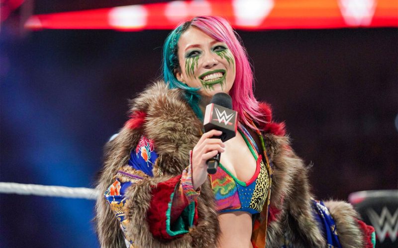wwe-asuka-beats-becky-lynch