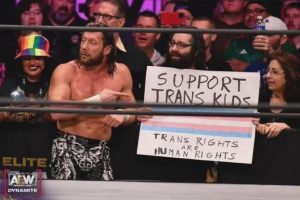 trans-flags-in-audience-v0-3rowtospt7ye1